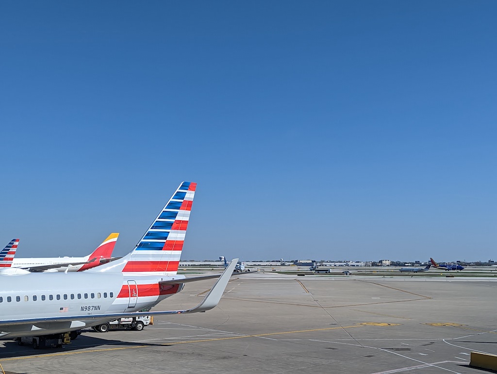 American Airlines planes in Chicago