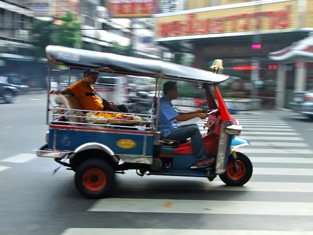 A speedy tuktuk