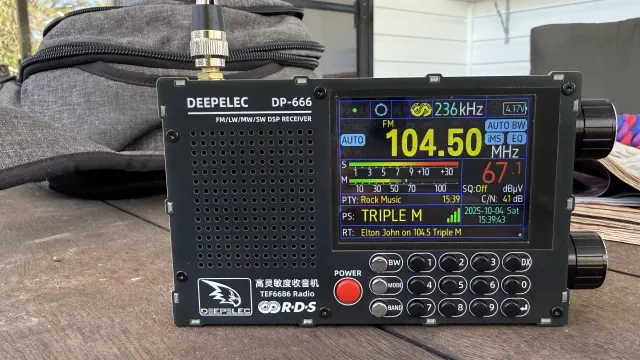 Deepelec DP-666 tuned into TripleM