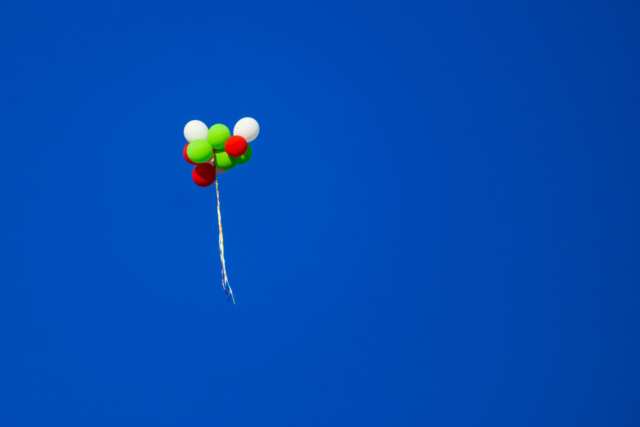 A helium-filled balloon. Image: Michael Chiara, Unsplash.